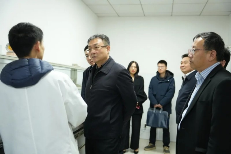 山東省供銷合作社聯(lián)合社黨組書記、理事會主任張傳忠一行蒞臨公司調(diào)研交流