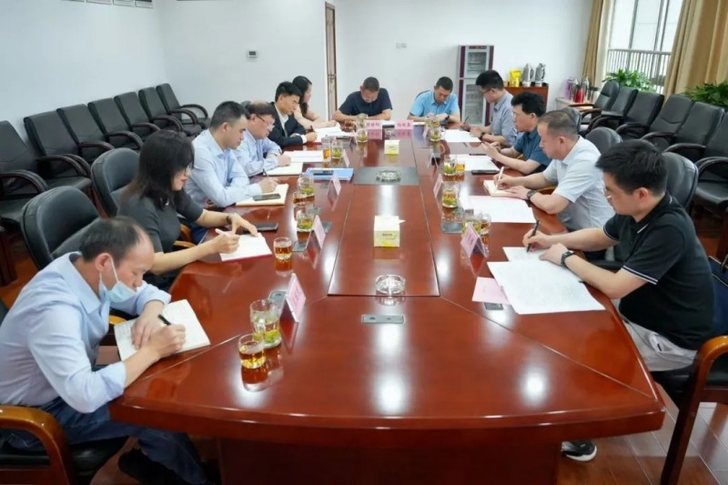 湖南省供銷合作總社黨組書記、理事會主任周曉理調(diào)研公司并主持召開座談會
